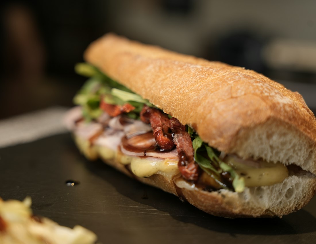 Bocadillo recién hecho, crujiente por fuera